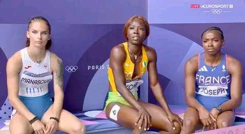 CivCno's tweet photo. Maboundou Koné (11"17) cale en série. 
Courage !
@Olympics @Paris2024 #Paris2024 #ParisOlympics2024 #Paris2024Olympic https://t.co/MjstRmyKD4