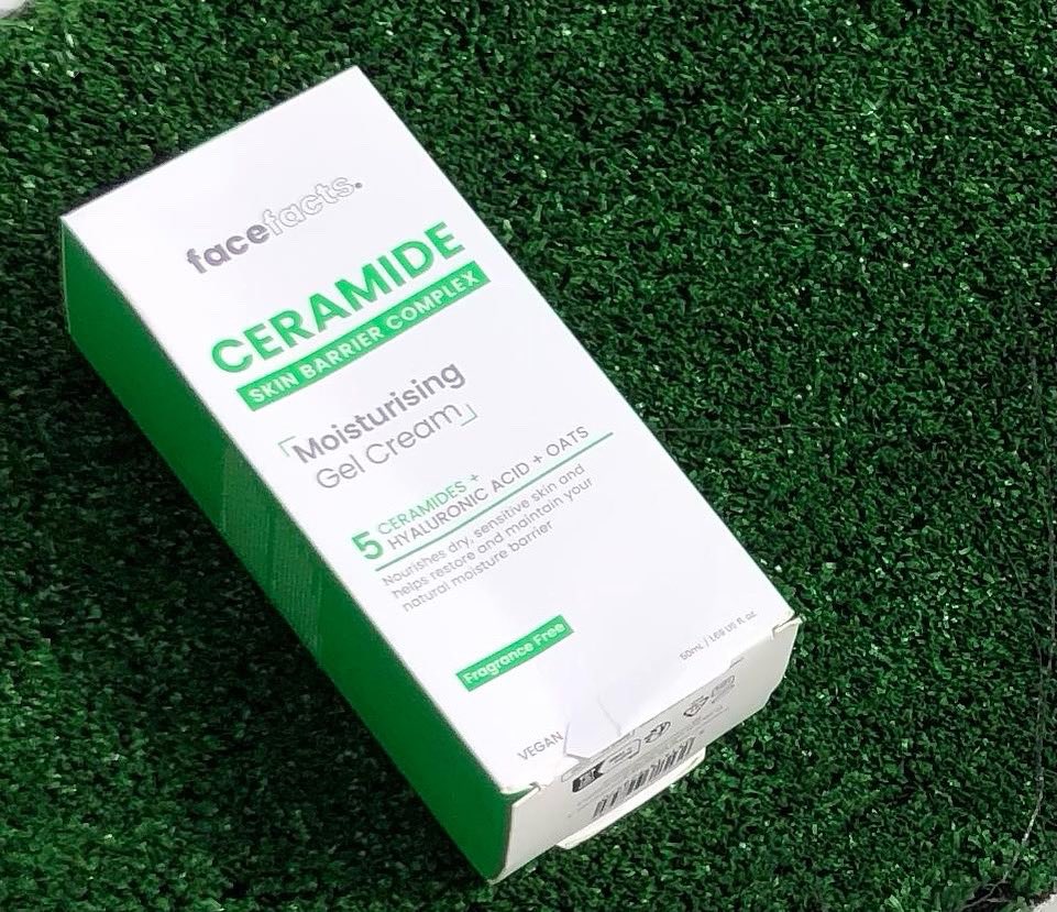 ESkincare07's tweet photo. Looking for a creamy moisturizer rich in ingredients such as ceramide, hyaluronic acid, and oats? A moisturizer that is very good for repairing and maintaining your natural skin barrier? A fragrance-free moisturizer that is suitable for your sensitive or dry skin? https://t.co/AkAGk10mlz