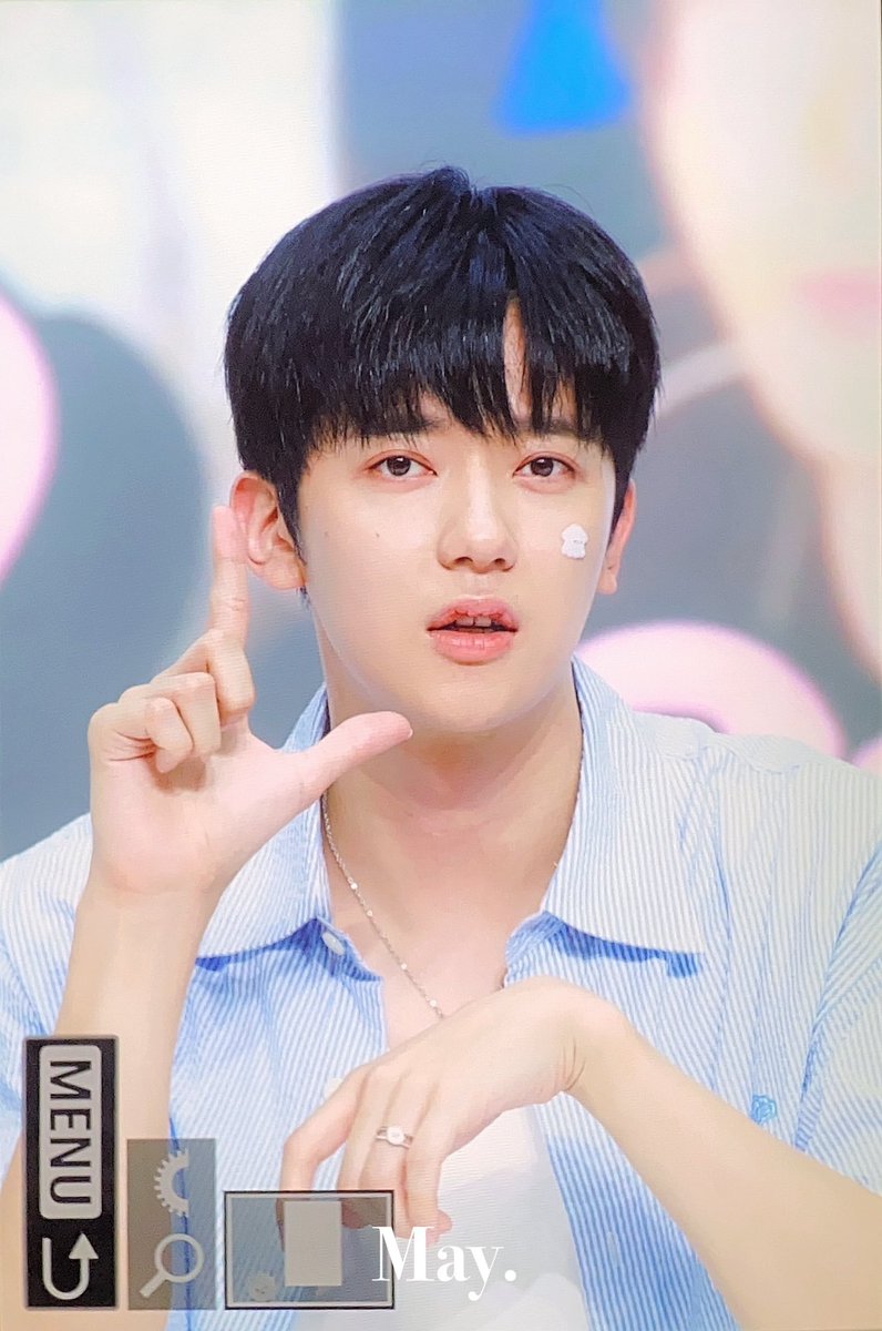 May0514_'s tweet photo. 240803 더운데 고생했어 ㅠㅠ
#신예찬 #예찬 #イェチャン #오메가엑스 #SHINYECHAN #YECHAN #OMEGA_X https://t.co/3CKzghPoNF