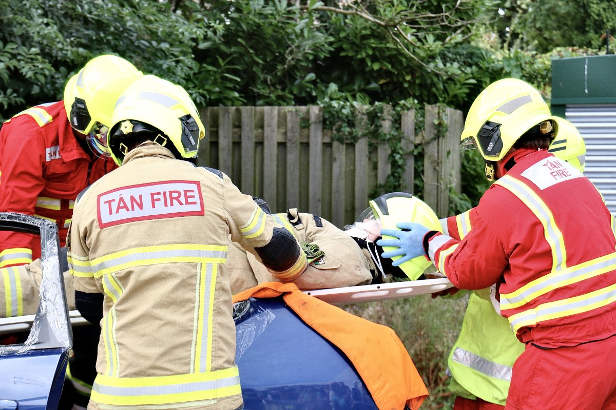 SWFireandRescue's tweet photo. ๐ธ๐ Road Traffic Collision demonstration at #Whichurch Open Day.
Missed this demonstrationโ
โฐ Not to worry, our Crews will be back at 2.30pm extricating their second casualty. https://t.co/TWsxiyT522