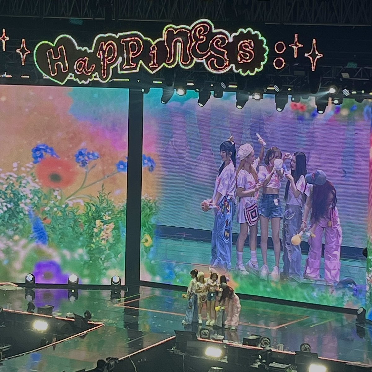 Dear2ight's tweet image. 유어 러브 이즈 코스믹이에요 레드벨벳 멤버들아...