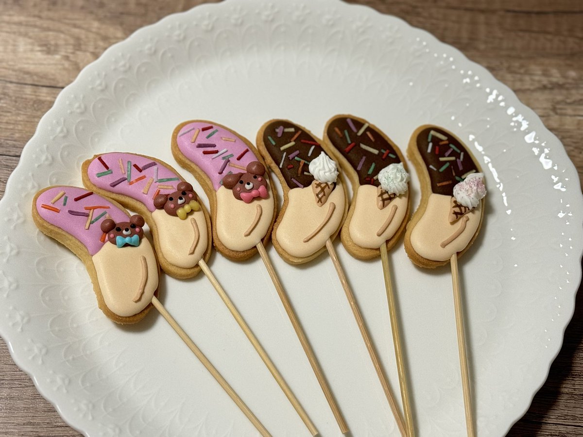sherry91675464's tweet photo. 今日は夏のシリーズでチョコバナナとかき氷、アイスなど作ってみました😌

#お菓子作り #お菓子作り好きな人と繋がりたい #コッタ  #ケーキ作り #ケーキ　#お菓子  #お菓子作り記録　#アイシングクッキー　  #お菓子作り記録 #cotta #富澤商店 #tomiz https://t.co/MO2v5MuTgs