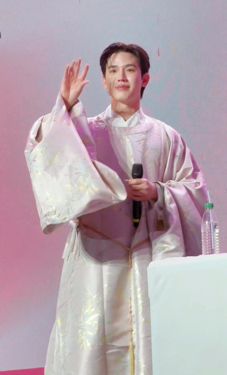 PT24_11's tweet photo. 🫶 

#NewFMChongqing 
#newwiee https://t.co/kXSVpkWiOM