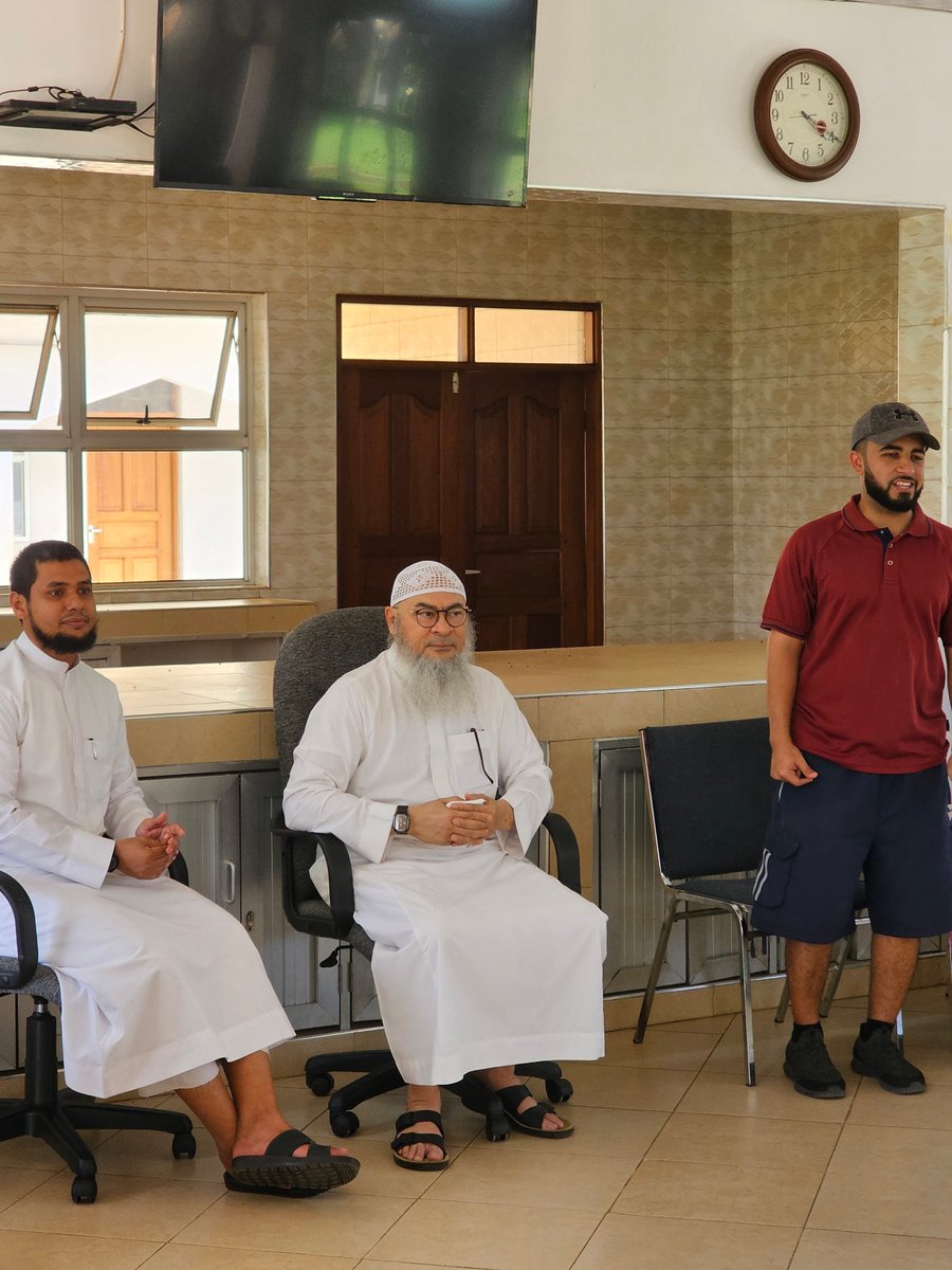 fatmabakthir's tweet photo. It was an absolute privilege hosting our beloved Sheikh @Assimalhakeem at Alwalidayn Centre. 
May Allah bless and reward him with lots of kheir and barakah, آمين. https://t.co/Bjw2hNR2Q4