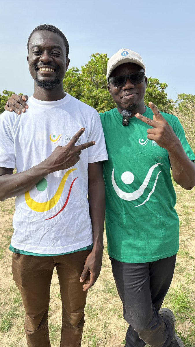 TontonVert's tweet photo. J’ai planté mon arbre 🌳 
As tu planté ton arbre ?

📍Forêt classée de Mbao 🤩
Merci guys Vous avez répondu présent .

2500 🌳 plantés 😭 c’est un bonheur énorme .
#JourneeDelArbre2024
#QuartierVertChallenge
 @CjsSenegal https://t.co/tGQG3DnKx9