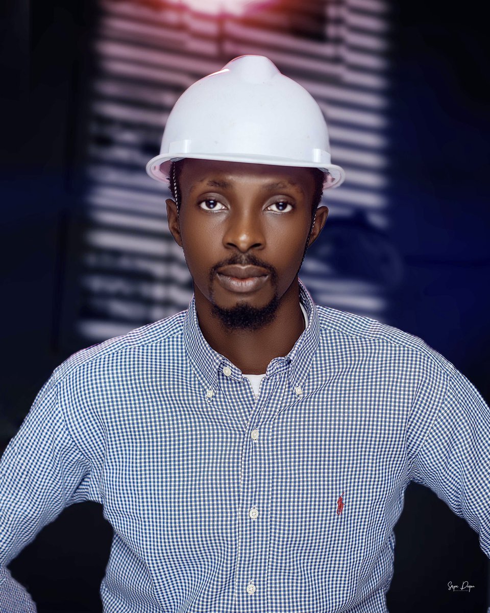 skipa_deyon's tweet photo. A portrait of a professional painter, he’s my younger brother, he needed a shoot to use for his jobs and more across all social media, and here are the memorable magical section with him. https://t.co/lFyBU9zFuW