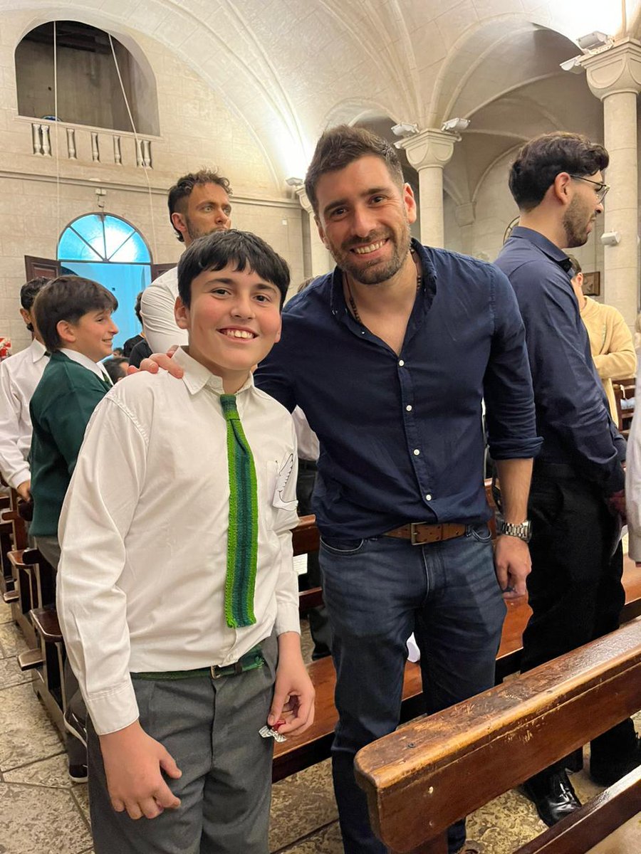 vanetuc's tweet photo. Con su padrino!!! @piyu19888 https://t.co/RJ3hQbGBN4