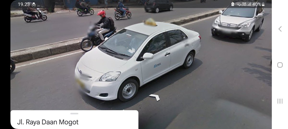 NicoDL0811's tweet image. #Throwback2013 #Flashback2013

Taksi @Express_Group MA 2203 B 1710 CTC sedang berjalan menuju Pool Taksi Express MA (Mega Pool Express Group) Batusari, Batuceper, Tangerang di Jalan Raya Daan Mogot, Batuceper, Tangerang pada September 2013

Sumber Gambar : Google Maps