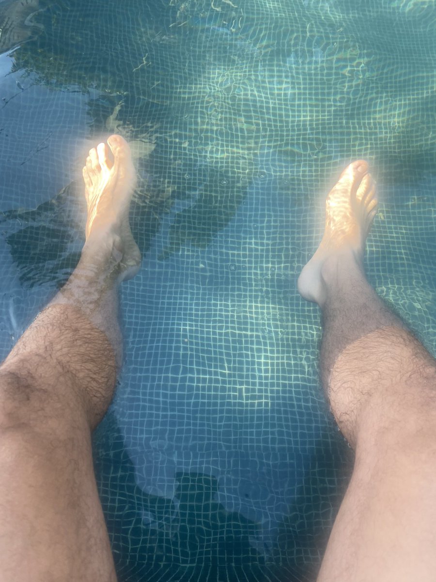 Maerlo43's tweet photo. Cuándo se me hará que los estrenen #footjob 🥲 https://t.co/hEw8LHjJQq