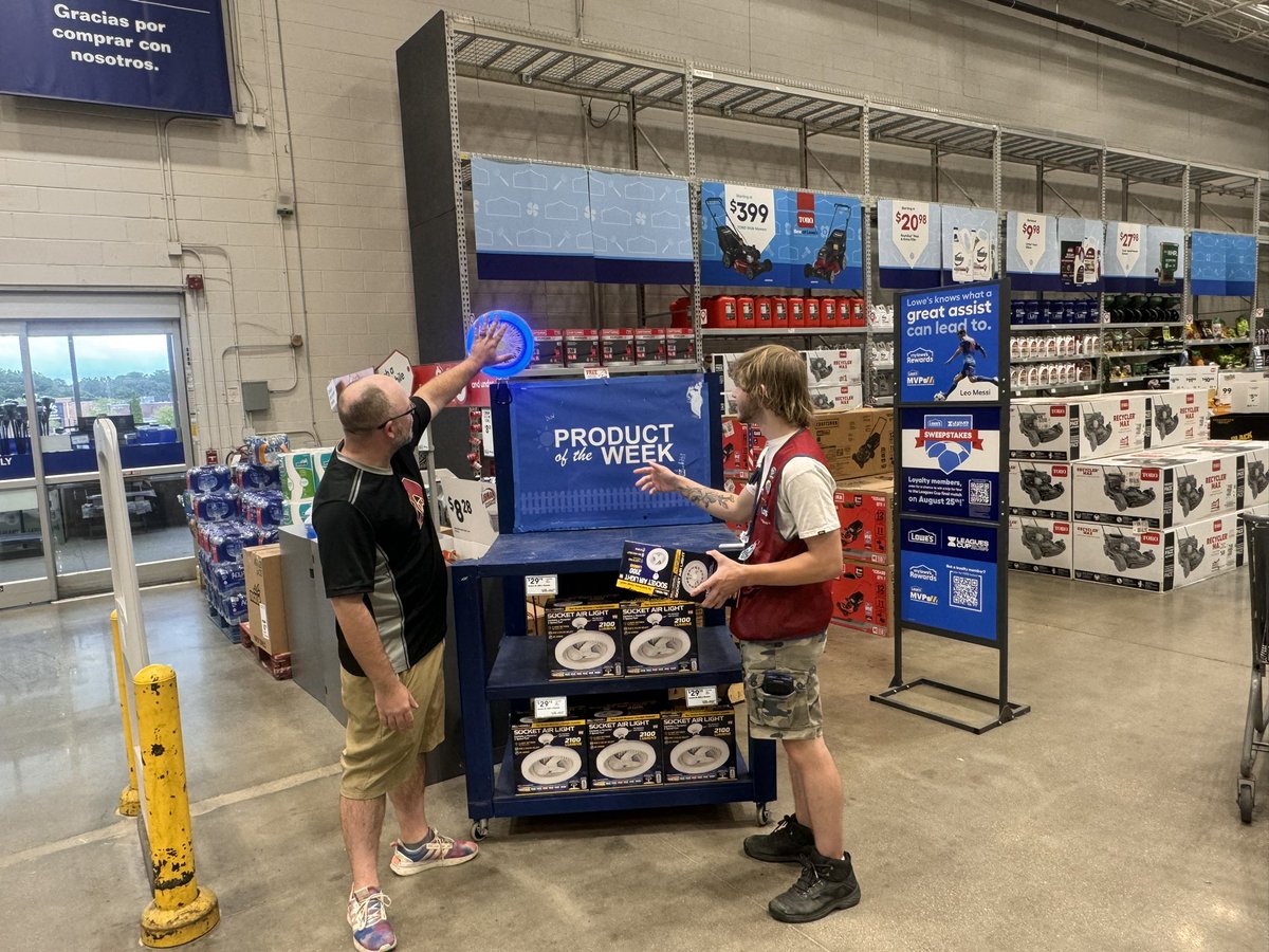 JacobRunion04's tweet photo. Come see Noah at Lowe’s #0746 he’ll be demoing the Bell+Howell screw in work light it’s great for this humid day!!! @alicia_sanders1 @DebDearing @kennygrimsley @JBBailey9 @Thomasa312 @Searls0746 https://t.co/RsHIbsicDL