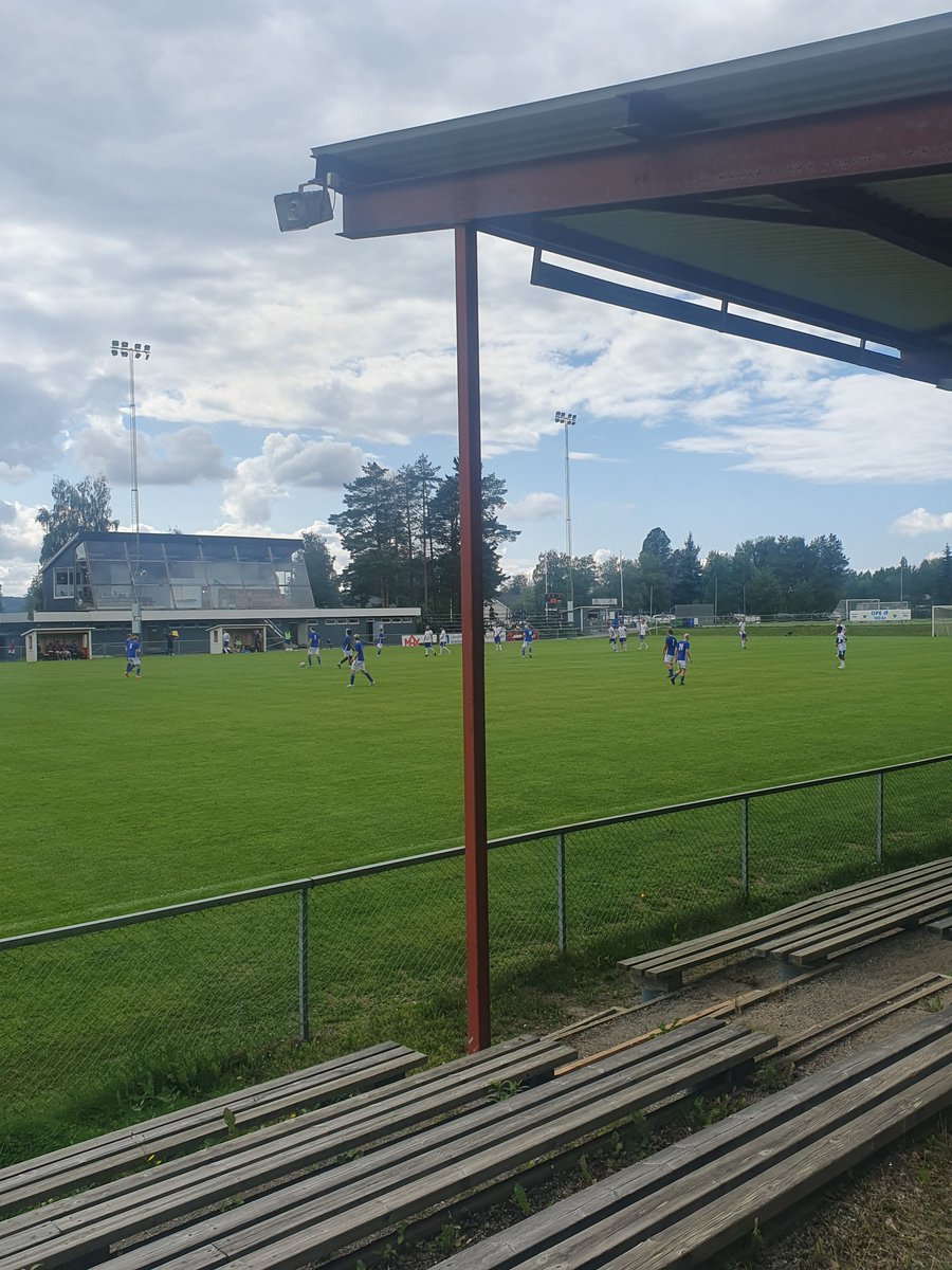 ERoaldset's tweet photo. @MariusHelgaa Du gikk glipp av Ope IF sin Torvallen, med innglassert hjemmetribune! 1-1 mot IFK Umeå (de er blå/hvit ja) etter ca 55. https://t.co/atpkJbcRrC
