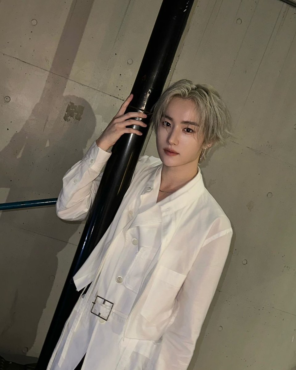 hyukbra's tweet photo. Publicação do Hyuk no Instagram do TEMPEST 🐶

Prata ☁️🤍

#HYUK #혁 #TEMPEST #TPST #템페스트 
@TPST__official @TPST_twt https://t.co/z8chJ9fjc6