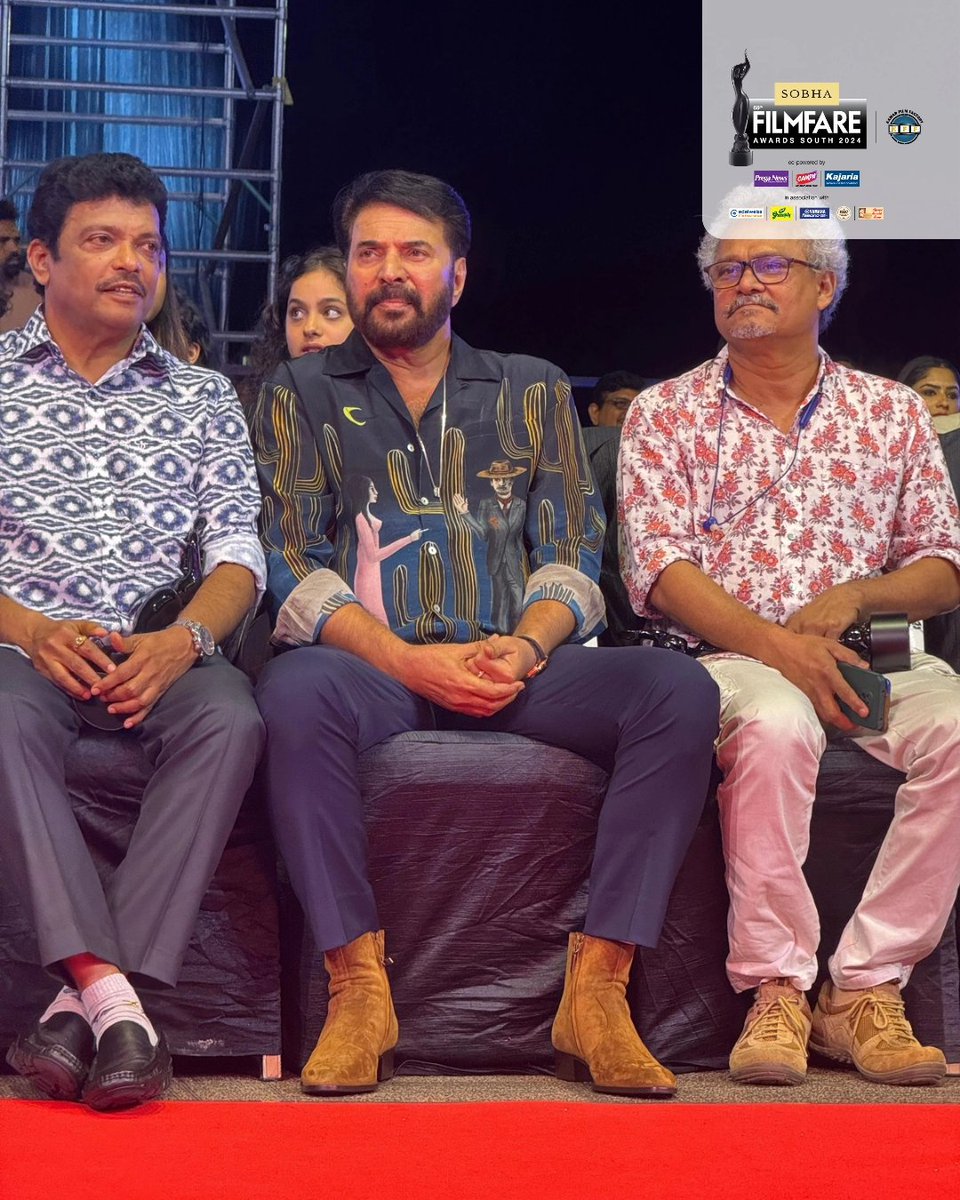 filmfare's tweet photo. Legendary!✨

#Mammootty watches the show at the #69thSobhaFilmfareAwardsSouth2024 with Kamar Film Factory. 

@SobhaLtd @KFilmFactory @EdelweissMF https://t.co/2yLA5nDNR9
