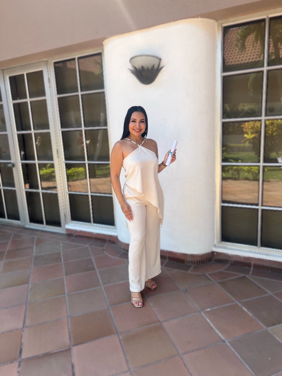 Mashiel_26's tweet photo. Ceremonia de graduación 👩🏻‍🎓💕
#22deJulio2024 https://t.co/VjzPMCjCfW