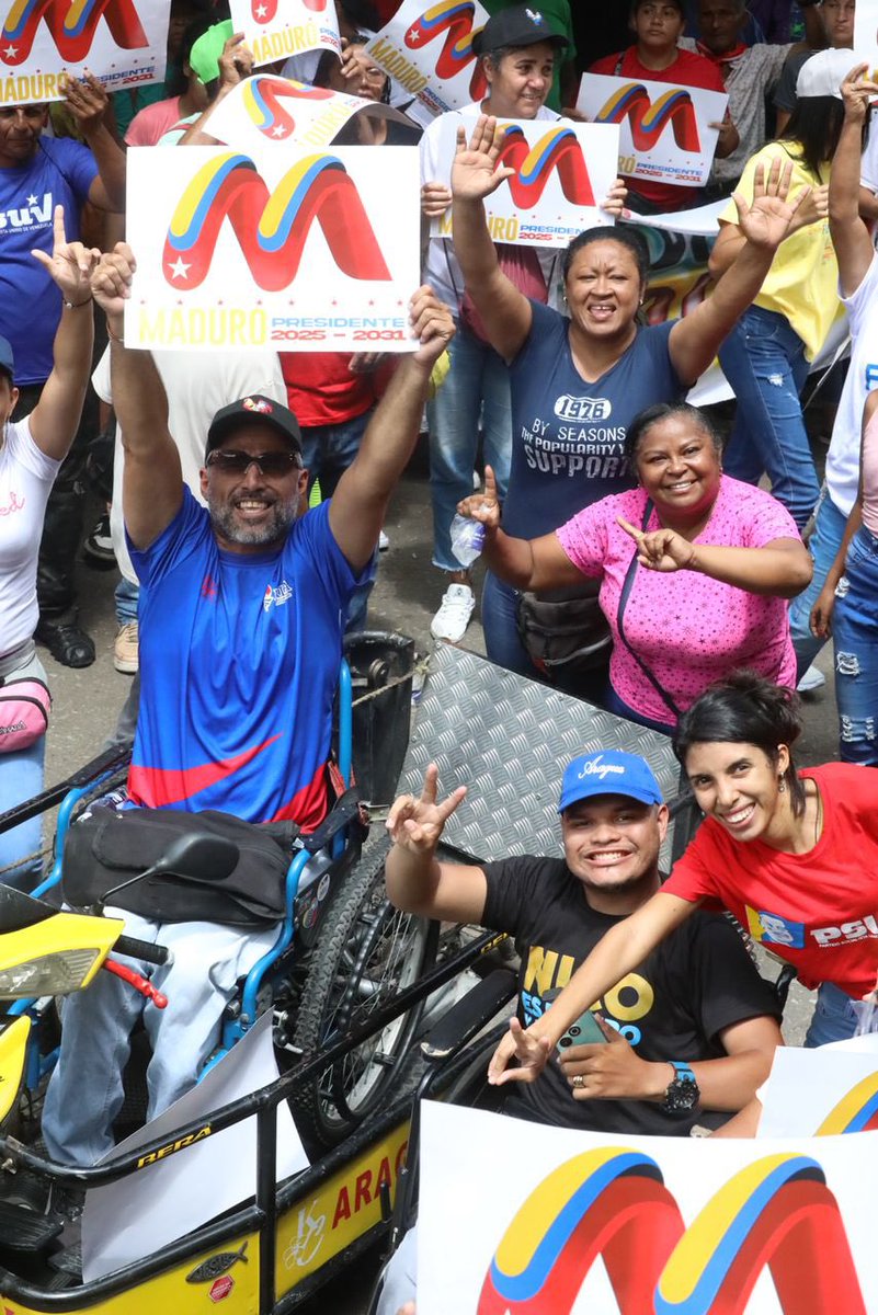 Extraordinaria Concentración cargada de Amor, Alegria y Lealtad Revolucionaria 

Junto a nuestro Pueblo estamos en las Calles de Aragua Celebrando el Triunfo de nuestro Presidente <a href="/NicolasMaduro/">Nicolás Maduro</a> ¡Ganó La Paz! 

¡Viva Aragua Cuna de la Revolución! 🙏🏻🌸