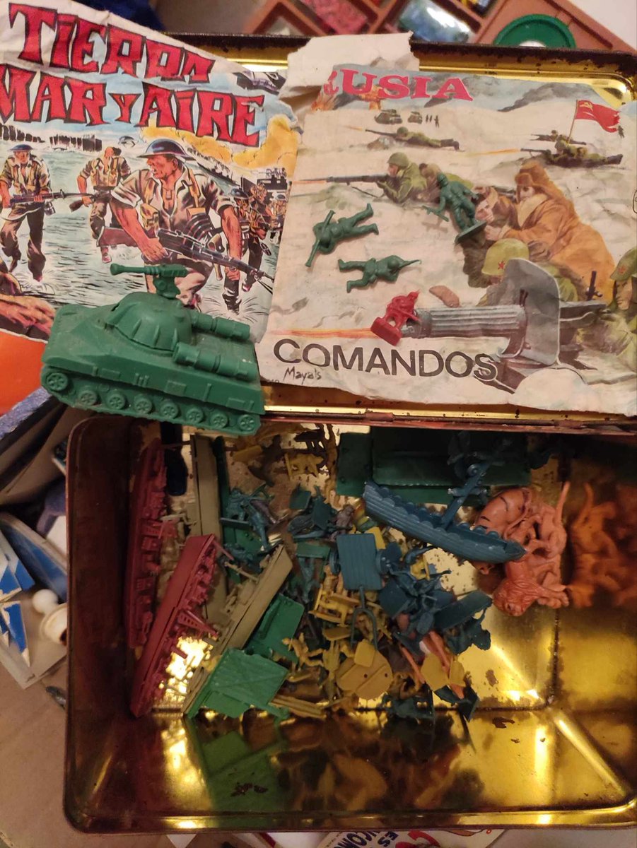 YofuiaEGB's tweet image. Encontrar una lata con tus tesoros.