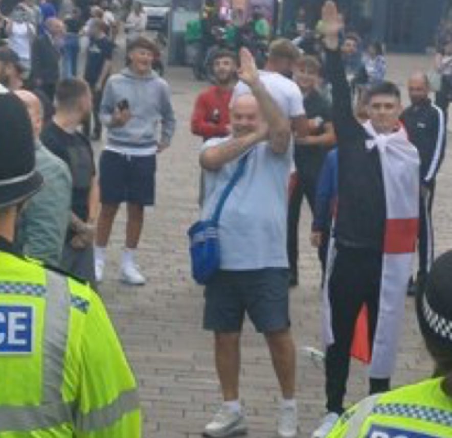 LouiseRawAuthor's tweet photo. Anyone think these Nazis could name even ONE of the poor little girls killed in Southport? https://t.co/3csUCchU6i