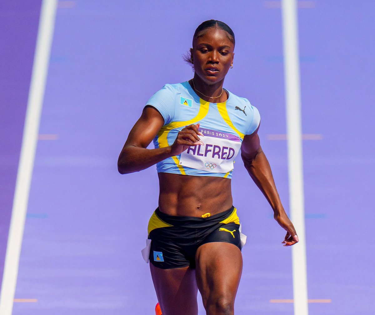 TrackGazette's tweet photo. 10.84s!!🔥

Julien Alfred 🇱🇨 stormed through, clocking a time of 10.84s (-0.1) to win semifinal 2 of the women's 100m at the #Paris2024 Olympic Games!

She beat Sha'carri Richardson 🇺🇸 who came in 2nd with a time of 10.89s. Gina Bass Bittaye 🇬🇲 was 3rd in 11.10s. https://t.co/IGEgvcruZI