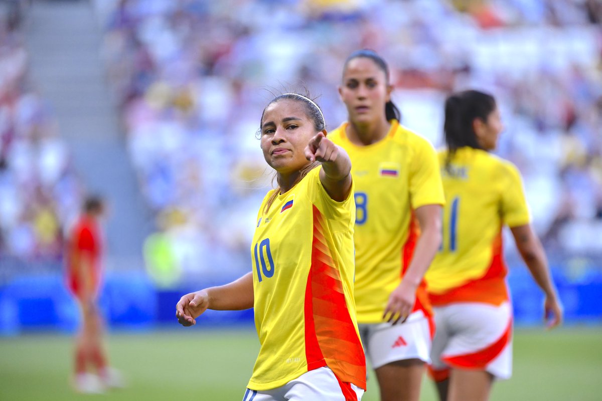 OlimpicoCol's tweet photo. 🥹 𝗚𝗿𝗮𝗰𝗶𝗮𝘀 𝗽𝗼𝗿 𝗹𝗮 𝗲𝗻𝘁𝗿𝗲𝗴𝗮 𝗴𝘂𝗲𝗿𝗿𝗲𝗿𝗮𝘀, 𝗵𝗼𝘆 𝗵𝗮𝗰𝗲𝗻 𝗵𝗶𝘀𝘁𝗼𝗿𝗶𝗮 💛💛💙❤️

La Selección colombiana de fútbol femenino fue superada en penales (🇪🇸 4-2 🇨🇴)  por la campeona del mundo, España.

¡Hasta el último suspiro!🔥 👏👏

📸 @FCFSeleccionCol https://t.co/iVeZYfDGS9
