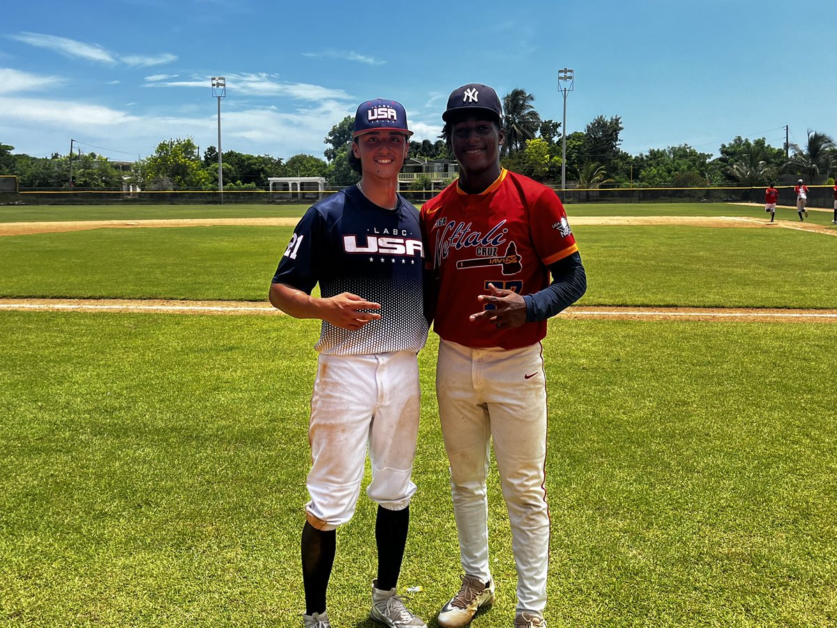Cjvivacqua's tweet photo. @NiagaraBASE commit @TylerVivacqua21 in a must win game throws complete game shut out vs DR pitcher who was also pumping 90plus. 8K 1BB 0R. Also added a hit and got HBP. Must win for USA and we are now 2-2 looking to make gold medal round @FlatgroundApp USA 3 DR 0. #USALABC https://t.co/J4SWOOBP11