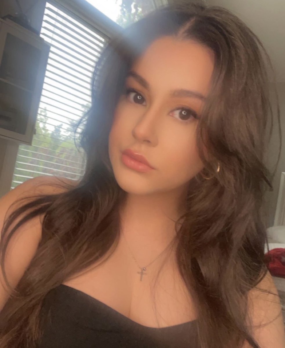 PinkProfit's tweet image. I’m back and with more unsolicited finance input 🖤