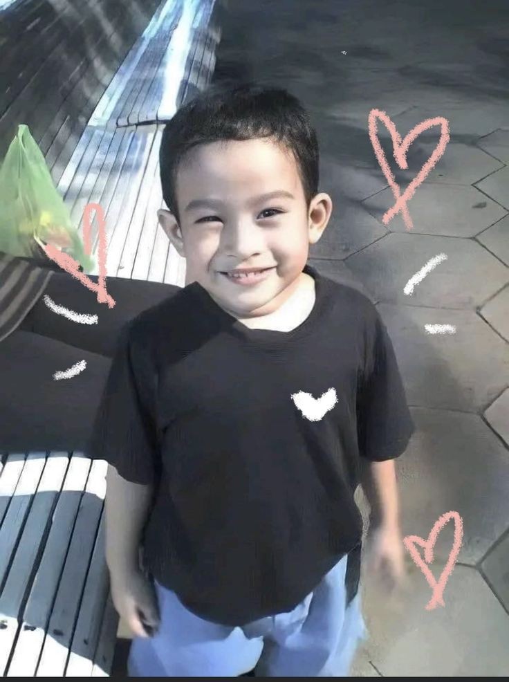 terecstasy's tweet image. Your smile never change, happiness suit you well, baby. Happy birthday my star!! 💗
#barcodetin #unit
#Barcode20thBirthday