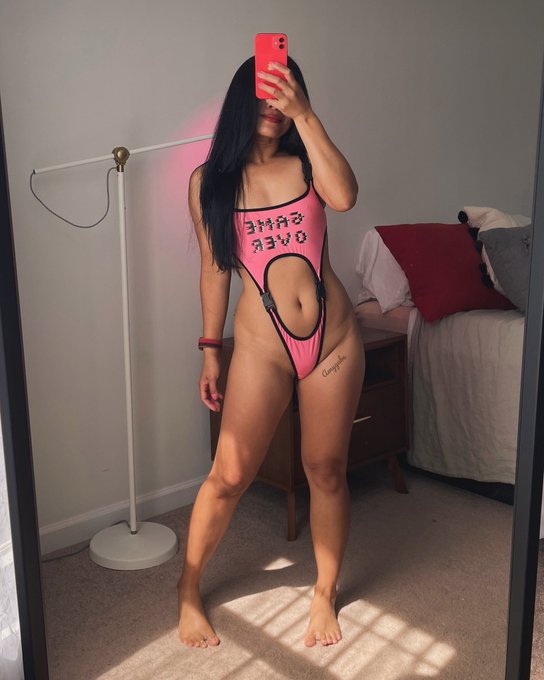 1 pic. Found me                                Found me 
        on                        Vs.      