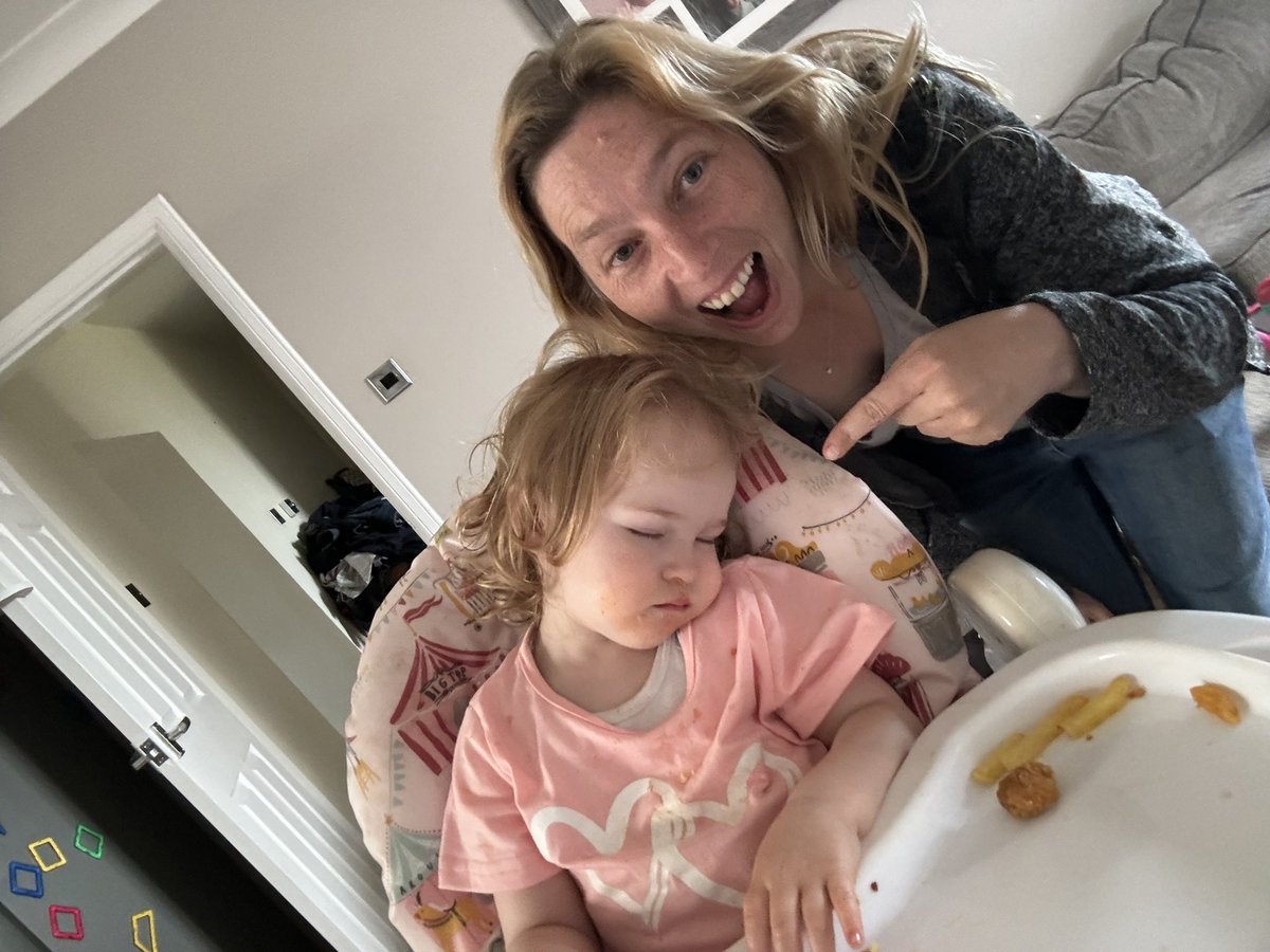 capello1986's tweet photo. Fell asleep eating her Saturday night take away….Marmaris 🤤 https://t.co/Rrub2AThQB
