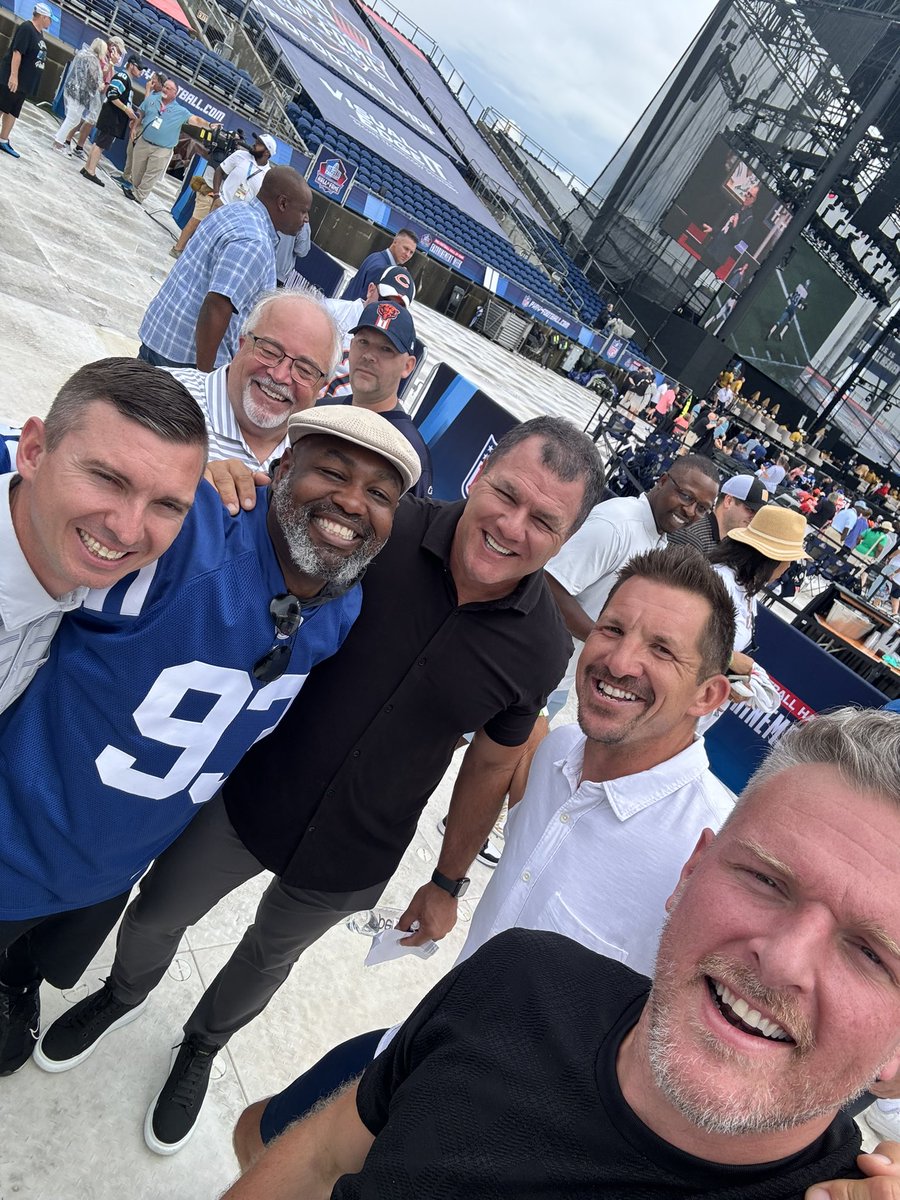 PatMcAfeeShow's tweet image. We are all so incredibly proud of you @dwightfreeney.. you’ve earned that Gold Jacket tenfold

You were a phenomenal teammate.. a game changer.. and a GREAT dude.

The actual definition of a Hall Of Famer

🗣🗣 CONGRATS