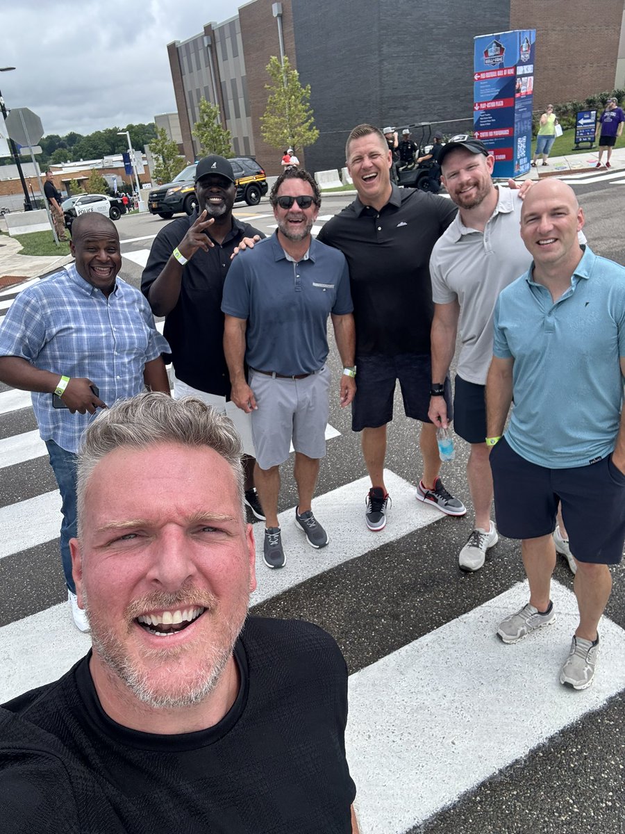 PatMcAfeeShow's tweet image. We are all so incredibly proud of you @dwightfreeney.. you’ve earned that Gold Jacket tenfold

You were a phenomenal teammate.. a game changer.. and a GREAT dude.

The actual definition of a Hall Of Famer

🗣🗣 CONGRATS