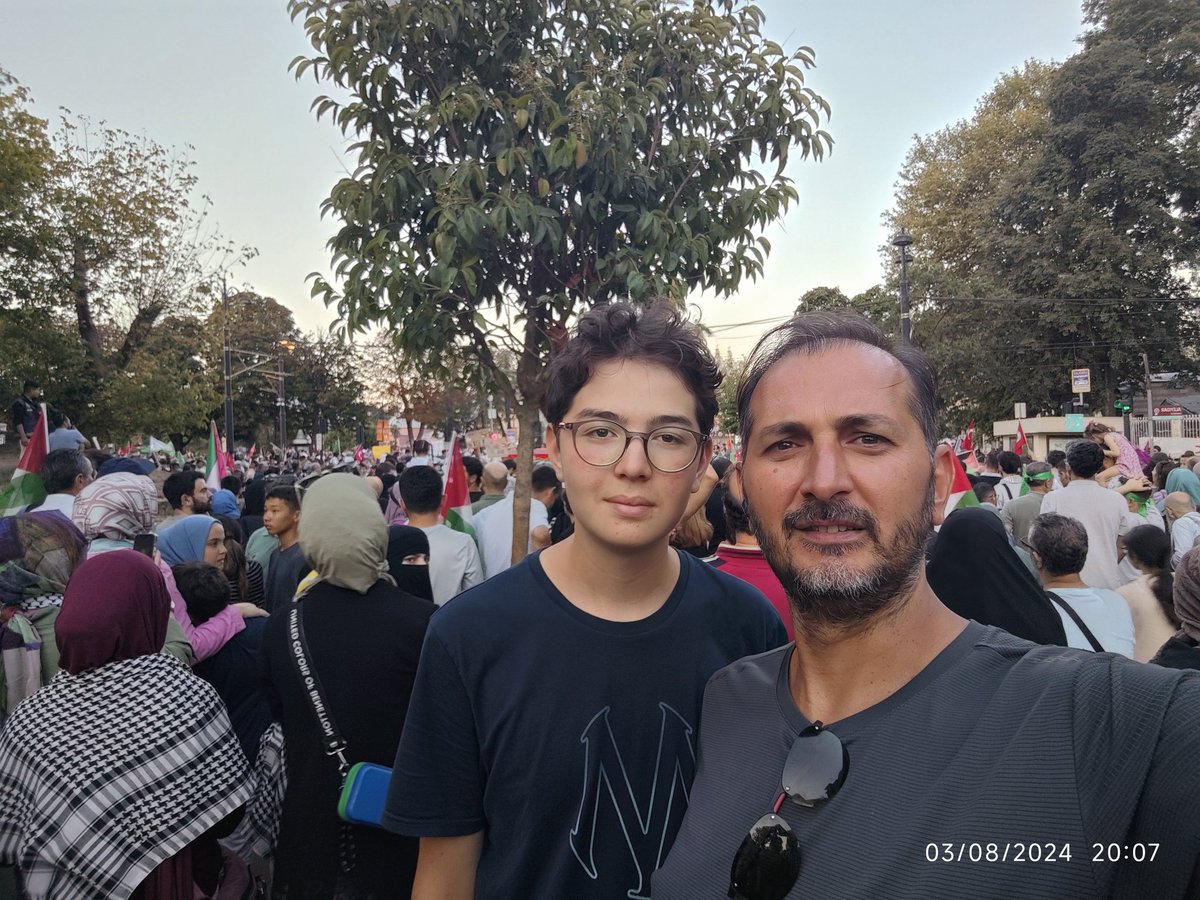 bymsevinc's tweet photo. Şehit İsmail Haniye'nim vasiyetini yerine getirmek üzere katil terörist İtraili lanetlemek ve duruşumuzu göstermek üzere Ayasofya meydanındayız... https://t.co/KD4N4Us1FE