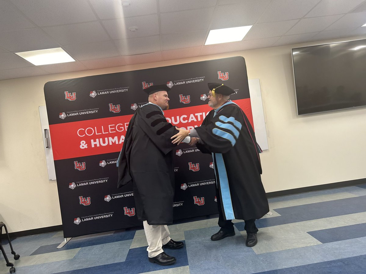 Dr. Gerald W. Schattle 🎓📚📝🚌 tweet media