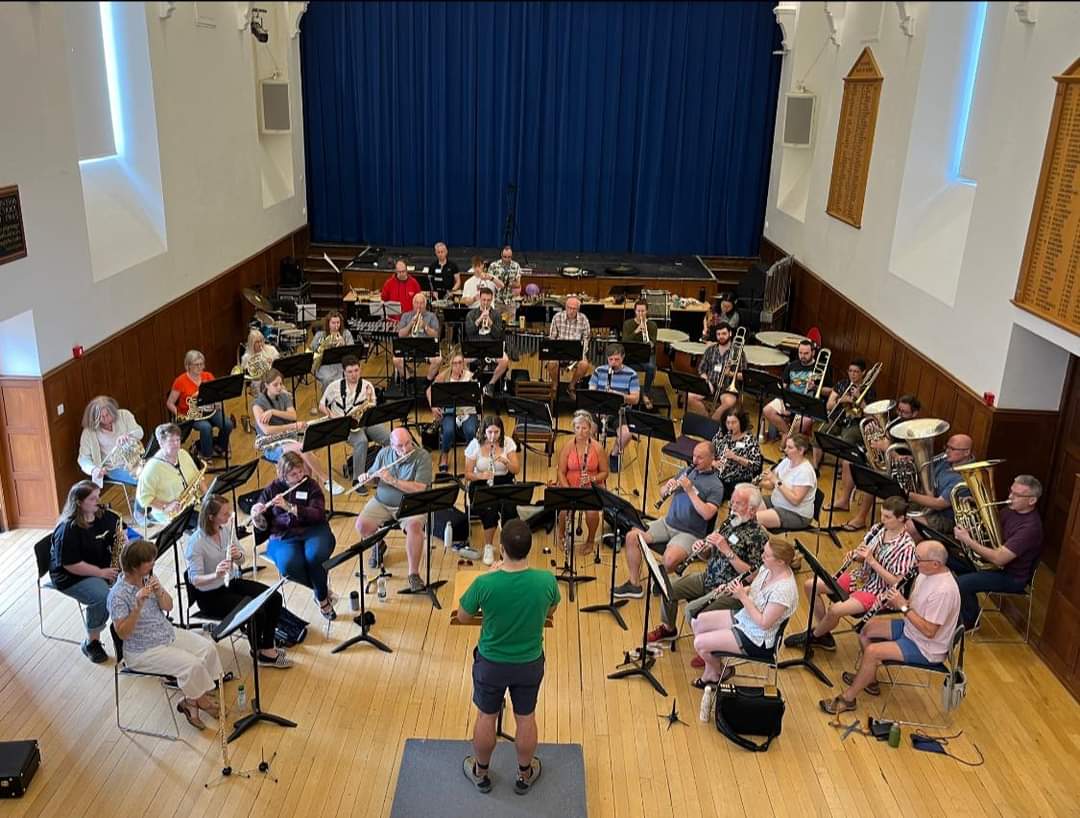 Dr Ben King 🌏 (@benking01) on Twitter photo MT <a href="/SherborneSSM/">Sherborne Summer School of Music</a> on Facebook
'It’s been a busy week for the Wind Ensemble who have given two recitals; here they are working with the Wind Band Conductors’ course who receive expert direction from Mark Heron, Agata Zajac and Bjørn Sagstad.'
#SSSM2024 MT <a href="/SherborneSSM/">Sherborne Summer School of Music</a> on Facebook
'It’s been a busy week for the Wind Ensemble who have given two recitals; here they are working with the Wind Band Conductors’ course who receive expert direction from Mark Heron, Agata Zajac and Bjørn Sagstad.'
#SSSM2024