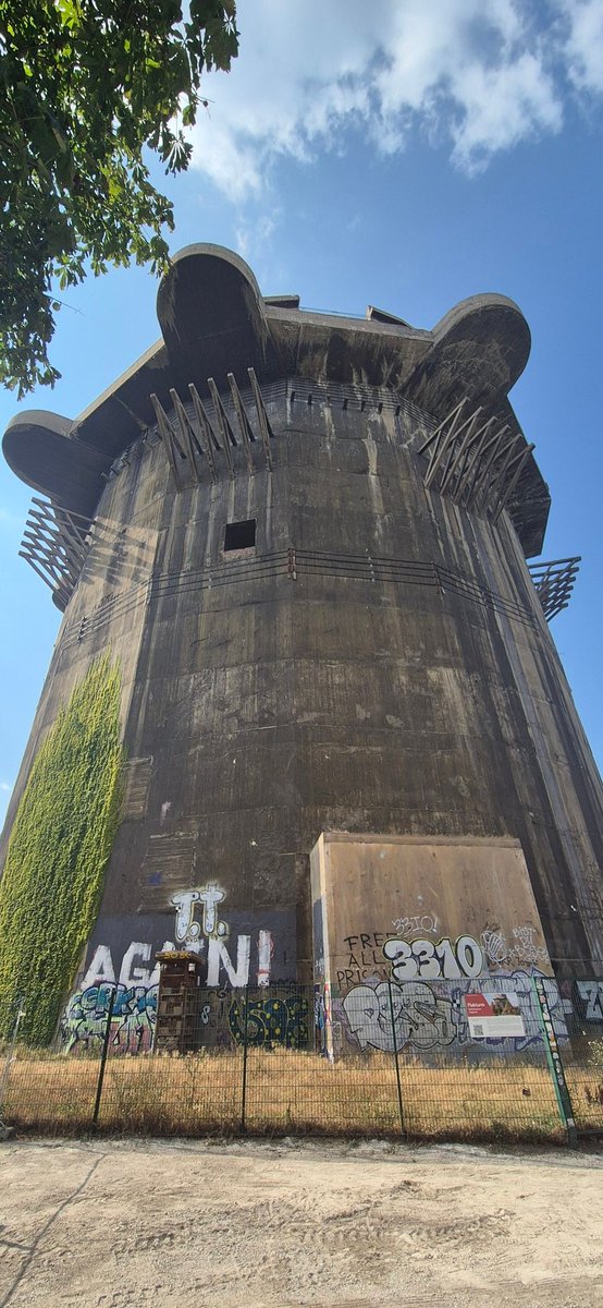 Ingrid_1801's tweet photo. #flakturm #augarten https://t.co/RMZjaSHepd