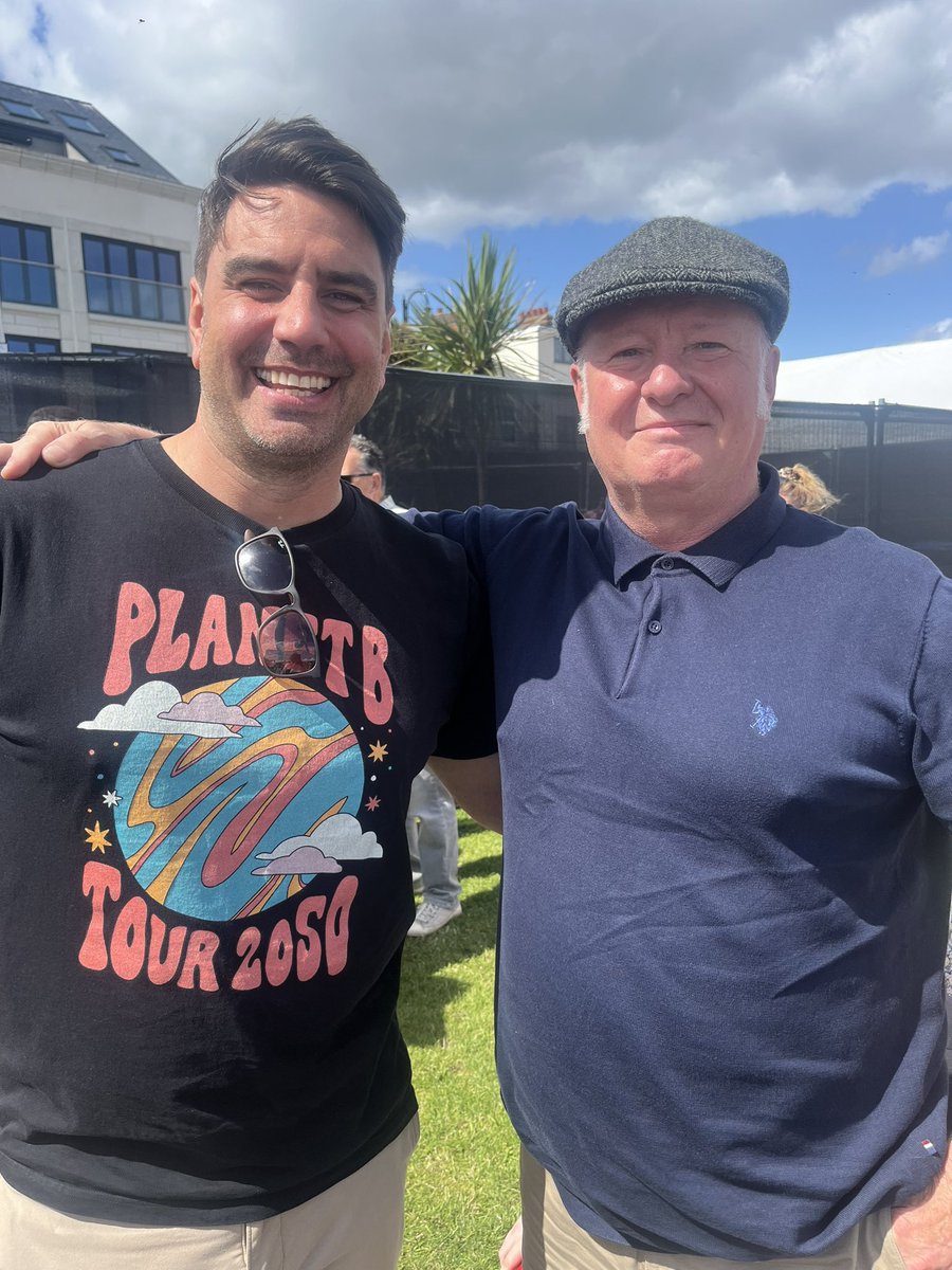 Kevin M Springett tweet media