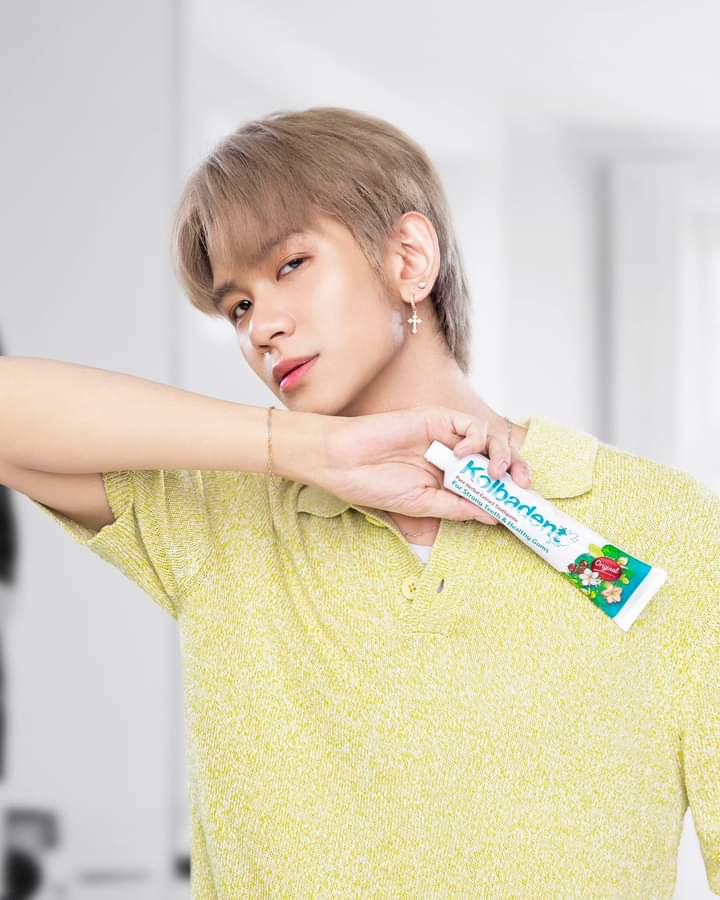 sansan_kh's tweet photo. မားရဲ့သားလေး အကြည်ဓာတ်အပြည့်လို့🥺🫶🩵
Ps. Shine for kolbadent commercial
#vitashine
#zawshinehtet
#vitamin
#trustentertainment
#rays
#baganbeginning
#khartawmi https://t.co/vS1y79FSvi