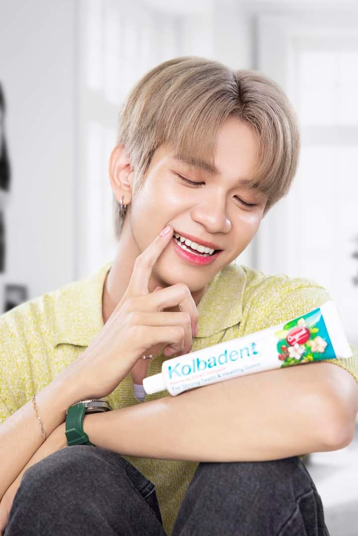 sansan_kh's tweet photo. မားရဲ့သားလေး အကြည်ဓာတ်အပြည့်လို့🥺🫶🩵
Ps. Shine for kolbadent commercial
#vitashine
#zawshinehtet
#vitamin
#trustentertainment
#rays
#baganbeginning
#khartawmi https://t.co/vS1y79FSvi
