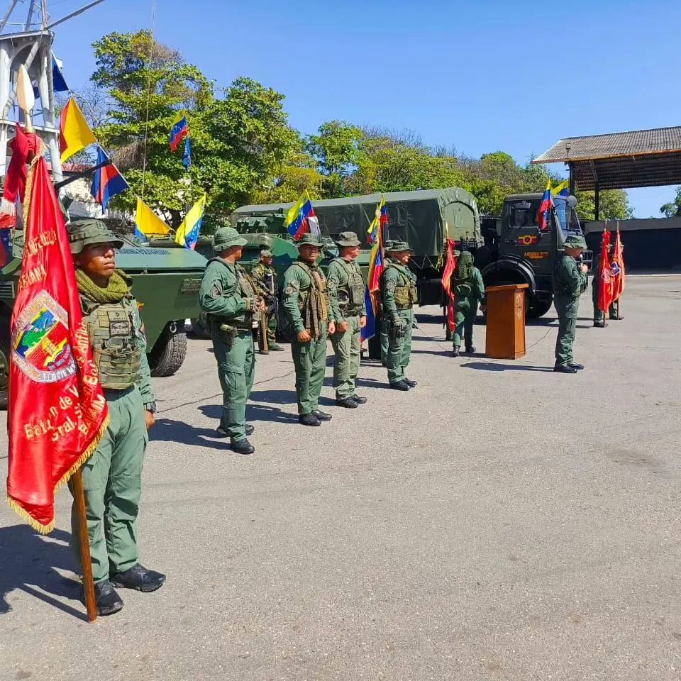El VA Edward Centeno Mass SECOMJEMAB asistió al Establecimiento Naval "CN Antonio Picardi" y la 3era Brigada de Infantería de Marina Bolivariana Anfibia "GB Manuela Sáenz", exhortando al personal a no caer en provocaciones y seguir custodiando y resguardando la Nación.#FANB
