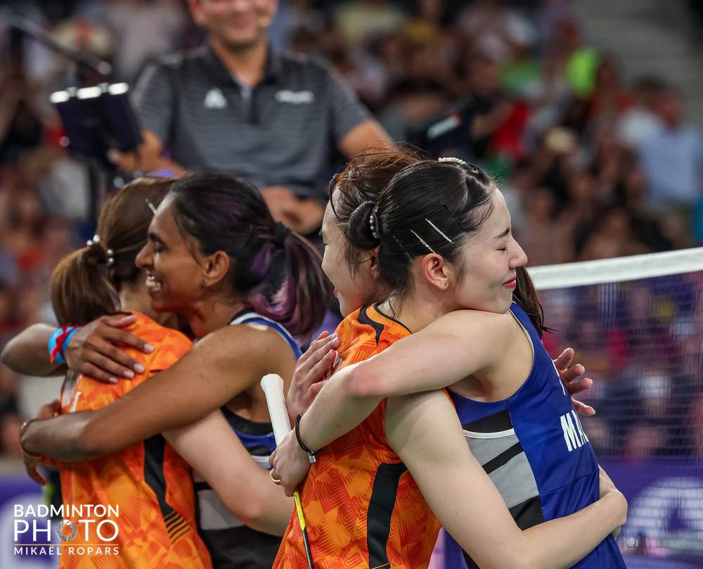 badmintonupdate's tweet photo. The sportsmanship 🫡

📸 Badminton Photo

#Paris2024 #Badminton https://t.co/MwcWLo1Pvm