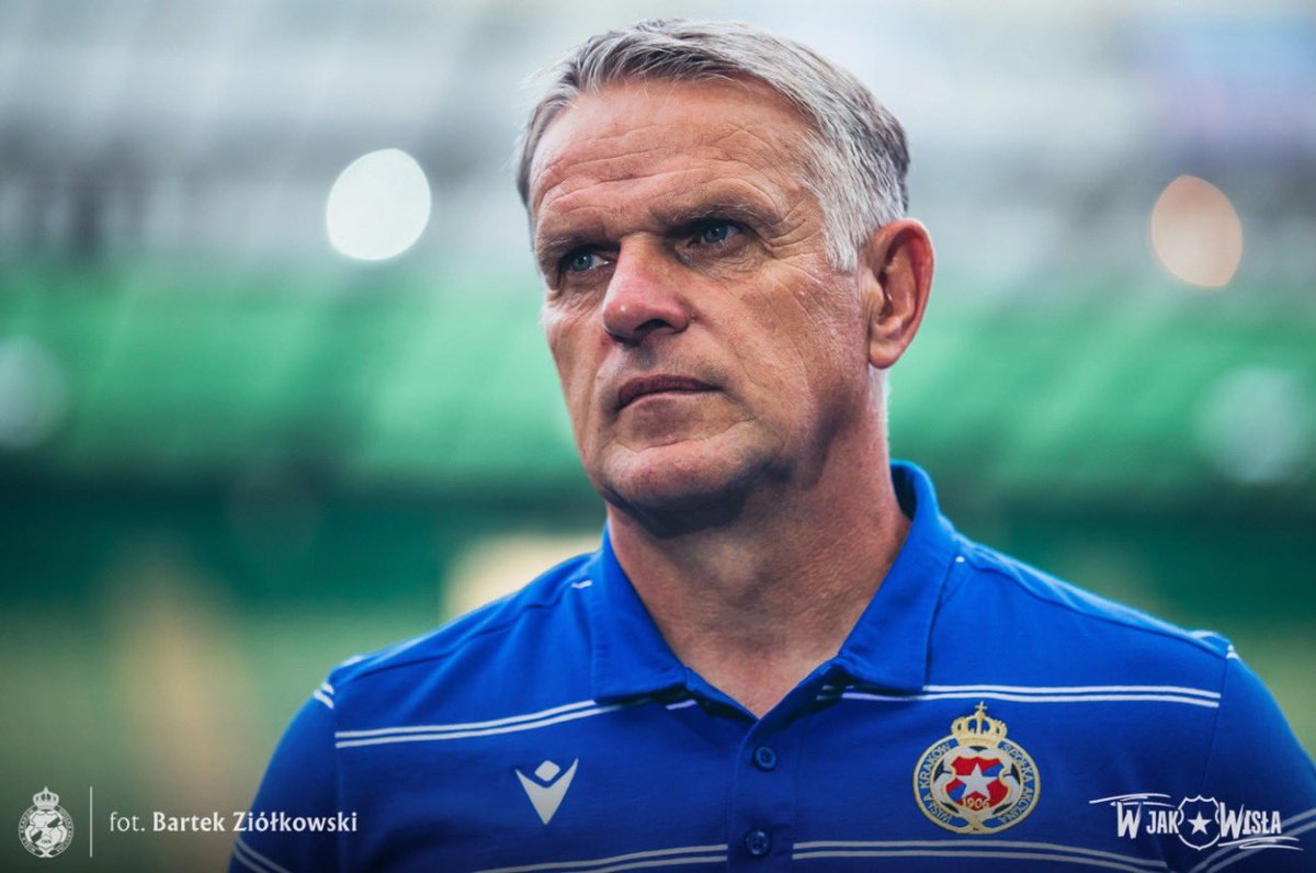 Maciej_Skucha's tweet photo. 🗣 K. Moskal: „Mecz z Rapidem mieliśmy zacząć agresywnie - nie byliśmy jednak agresywni. Do tego pomiędzy 1, a 2 straconą bramką mieliśmy 3 szanse na stworzenie groźnych okazji, ale wyglądaliśmy też słabo pod względem piłkarskim po przejęciu piłki.” [@OkiemWislakow]

#RAPWIS #UEL https://t.co/8u8pQ3nJUA
