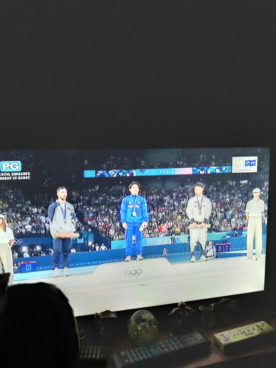 jeannesargento's tweet image. Congratulations to our very own Carlos Yulo👏👏🥳🥳. We are always Proud of you. Goosebumps noong pinatugtog Ang Lupang Hinirang🥹. Sobrang galing👏👏
