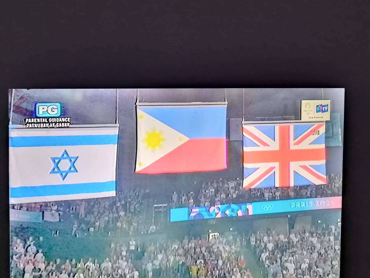 jeannesargento's tweet image. Congratulations to our very own Carlos Yulo👏👏🥳🥳. We are always Proud of you. Goosebumps noong pinatugtog Ang Lupang Hinirang🥹. Sobrang galing👏👏