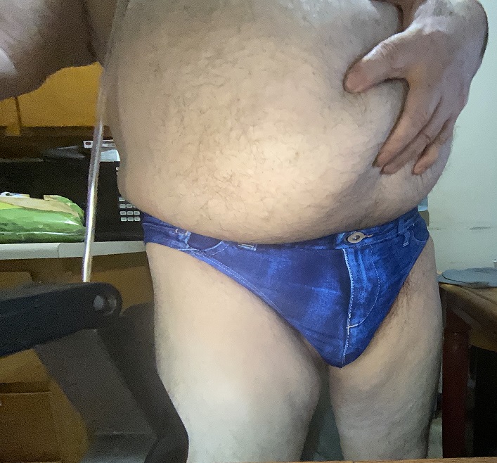 Grandpa Karr is modeling his new brief blue jean swim trunks and is ready to sit by the pool or even play outside in the rain, hoping someone, 18-20 or 21+ to party, will like what they see and visit to help Grandpa Karr remove my swim trunks. Foreplay is my main game anymore. https://t.co/V2v1nM37ov
