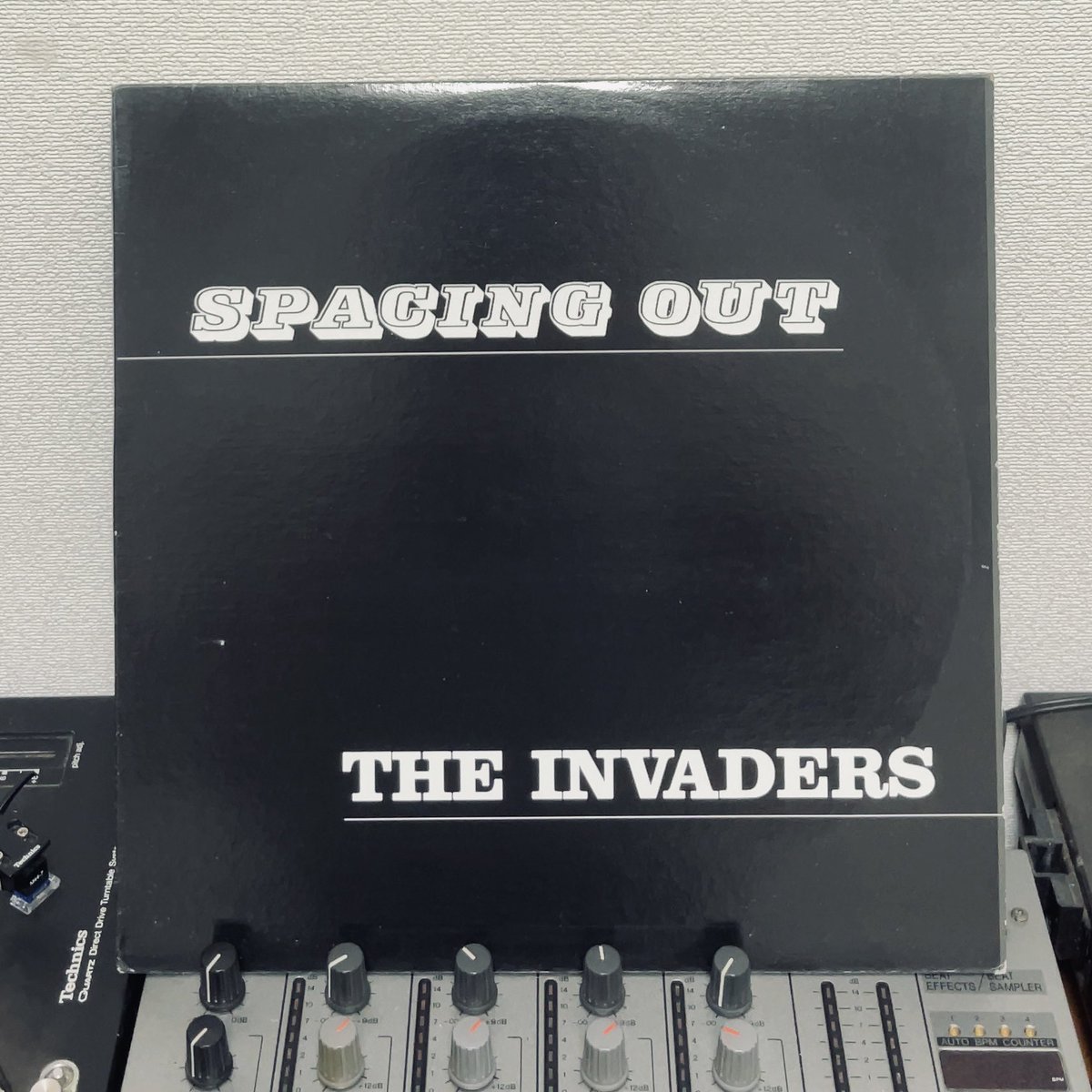 oji_rich_life's tweet image. Spacing Out / The Invaders

バミューダ・トライアングルに存在した呪術的な激レア・ファンク。

エコーがギンギンに効いた不良ハードコアファンク！

ジャケと同じく、ドス黒く悪い感じがカッコいい。

#Funk 
#funk45

 youtu.be/M9it3FG-V6c?si…