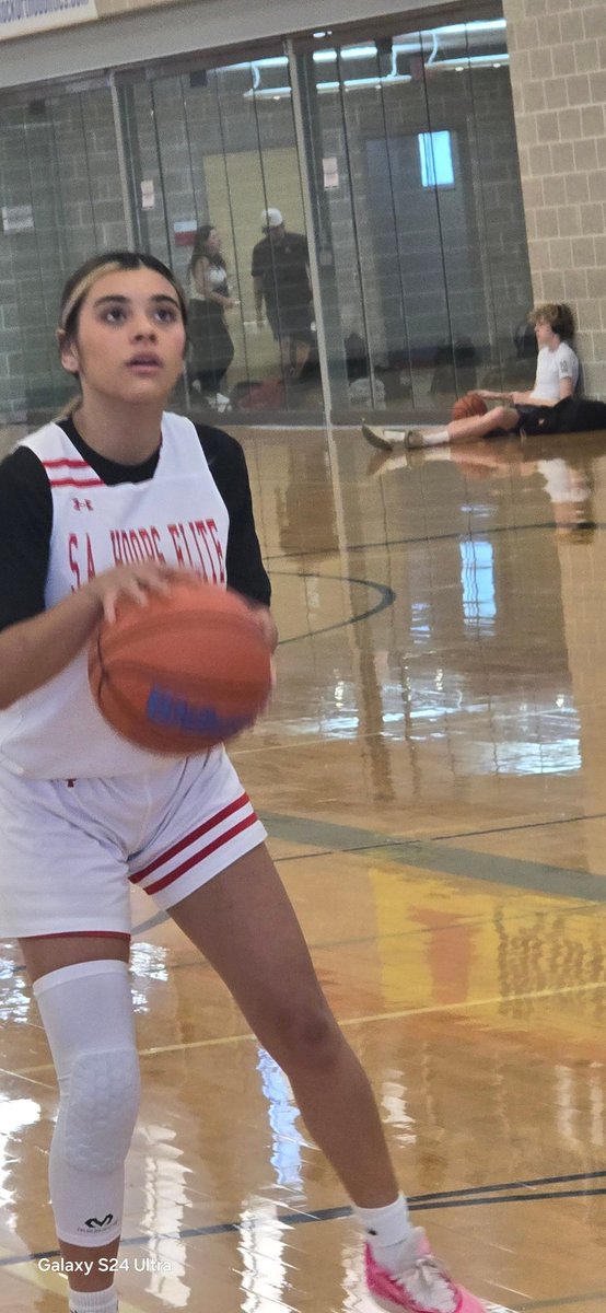 girlzprepreport's tweet photo. Loving @SAHoopsElite pipeline as stars of tomorrow are showing me a lot starting with this young lady @BBFCAthletics #ATXSUMMERHAVOC @PGHTexas @PrepGirlsHoops https://t.co/UUK013bbSz