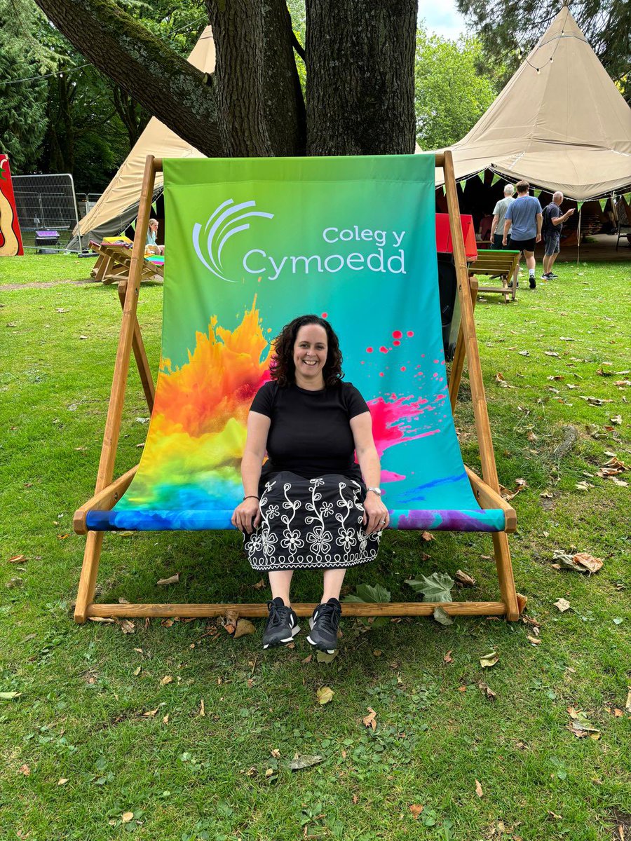 Kelly Edwards (@kellyedwards_) on Twitter photo Lovely to see <a href="/karenw0708/">Karen Workman</a> and the @ColegyCymoedd team today! The stand looks amazing. I’ll definitely be back for the axe throwing! Lovely to see <a href="/karenw0708/">Karen Workman</a> and the @ColegyCymoedd team today! The stand looks amazing. I’ll definitely be back for the axe throwing!