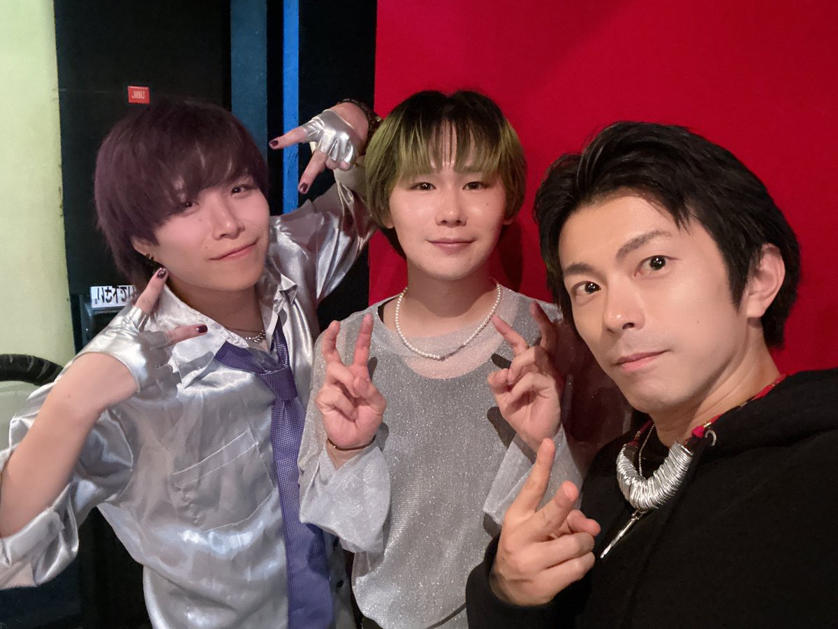 VM8_AIP's tweet photo. \CHECK IN! CHECK MATE!/

弾丸兎さん@dgr_official5 主催ライブに
お越しいただいた皆さま！
出演者の皆さまありがとうございました❕

久しぶりの曲や新曲を披露できました✳︎

企画コーナーも参加させていただいて
とても楽しかったです✨

✔︎︎︎︎Σ8
#VΣ8 https://t.co/WgxGdaNbIp