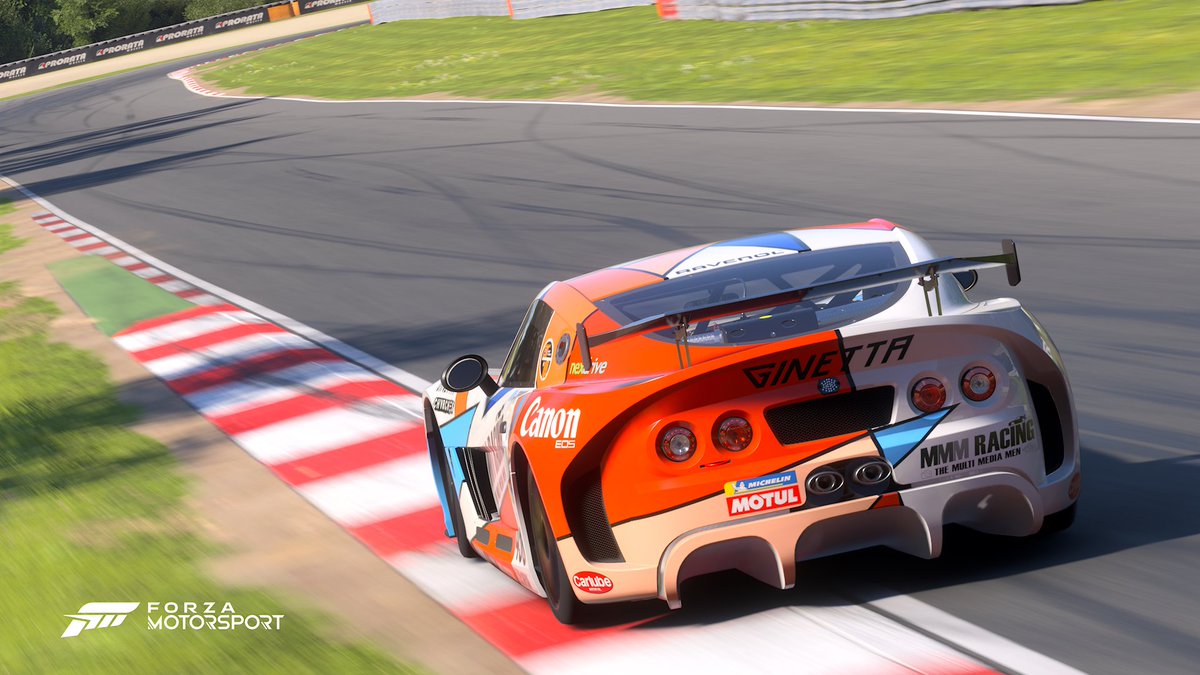 Charlie Thompson tweet media