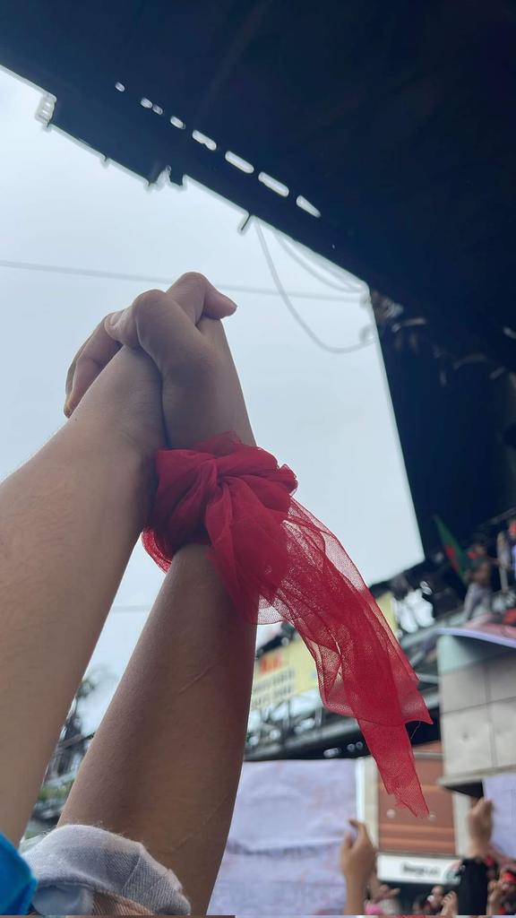 bookedvanilla's tweet photo. #mirpur10 #Bangladesh I got goosebumps today.
#StepDownHasina #stepDownBdArmy #StepdownPMSheikhHasina #StudentsUnderAttackInBangladesh #Stepdowndictatorsheikhhasina #Bangladesh #BangladeshQuothaMovement https://t.co/raWr2GGAEz