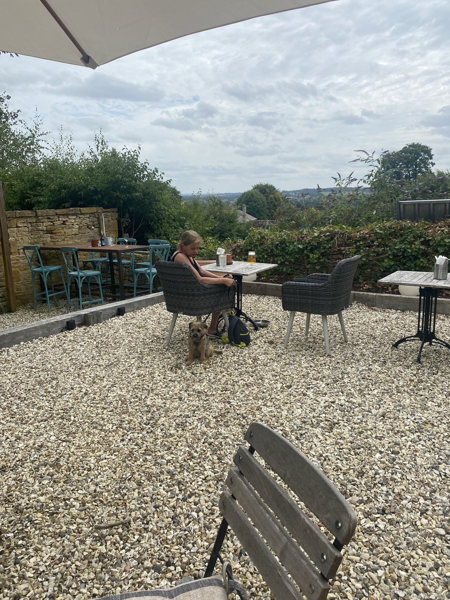 Found another little gem , #horseandgroom @BourtonontheHill. #cotswolds